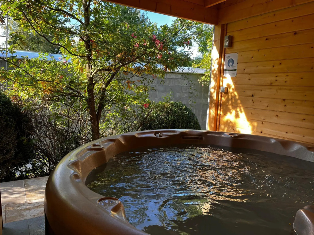 Ardennes farmhouse with heated indoor pool and bubble bath