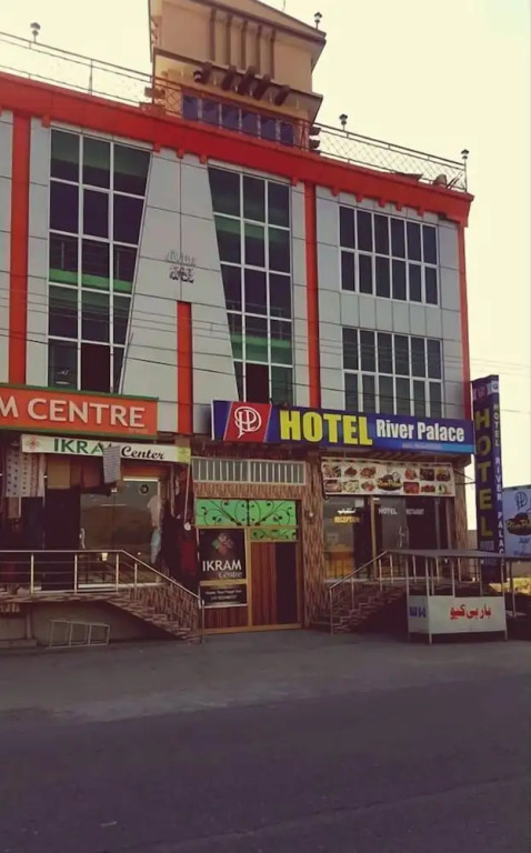 River Palace Hotel