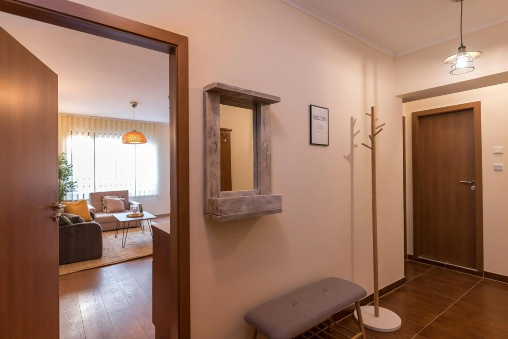 Charming Ski Apartments Near Gondola & Bar Street, Cedar Lodge 1 Complex
