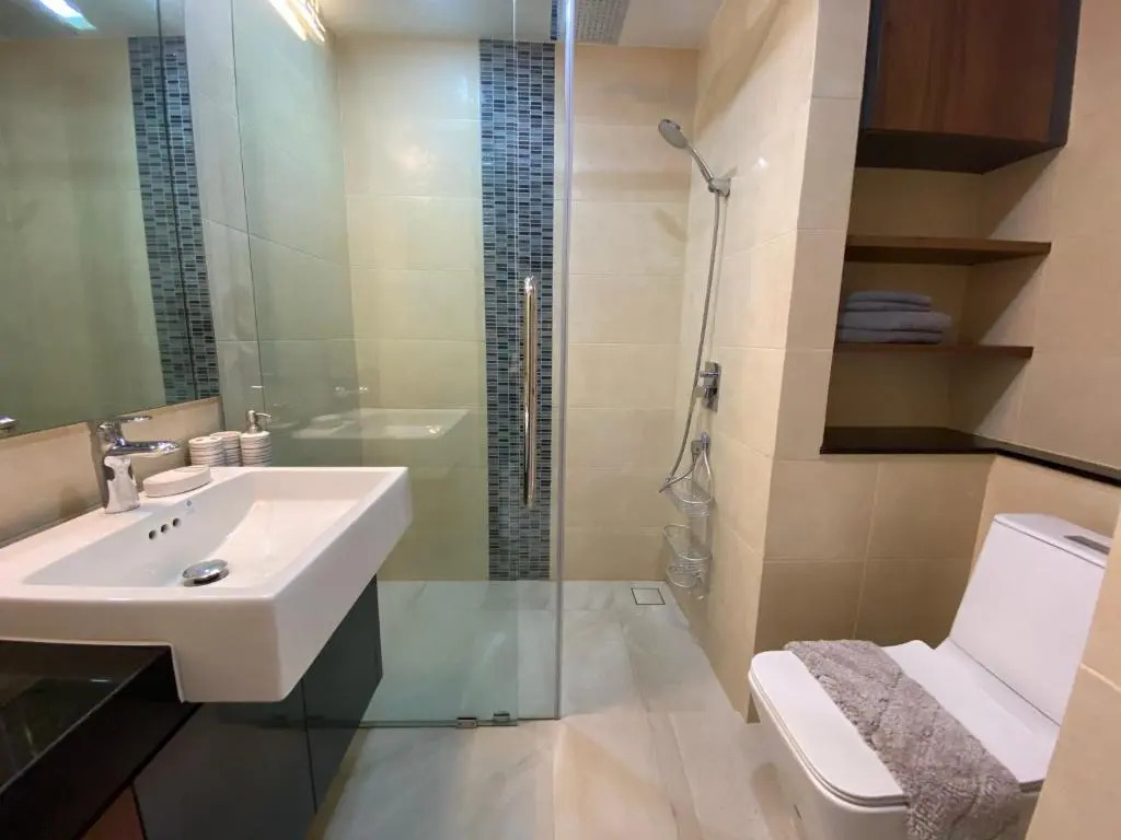 Escape Condominiums Beachfront Suites - Mae Phim