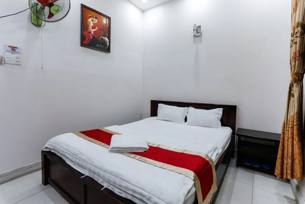 Anh Quoc Hotel