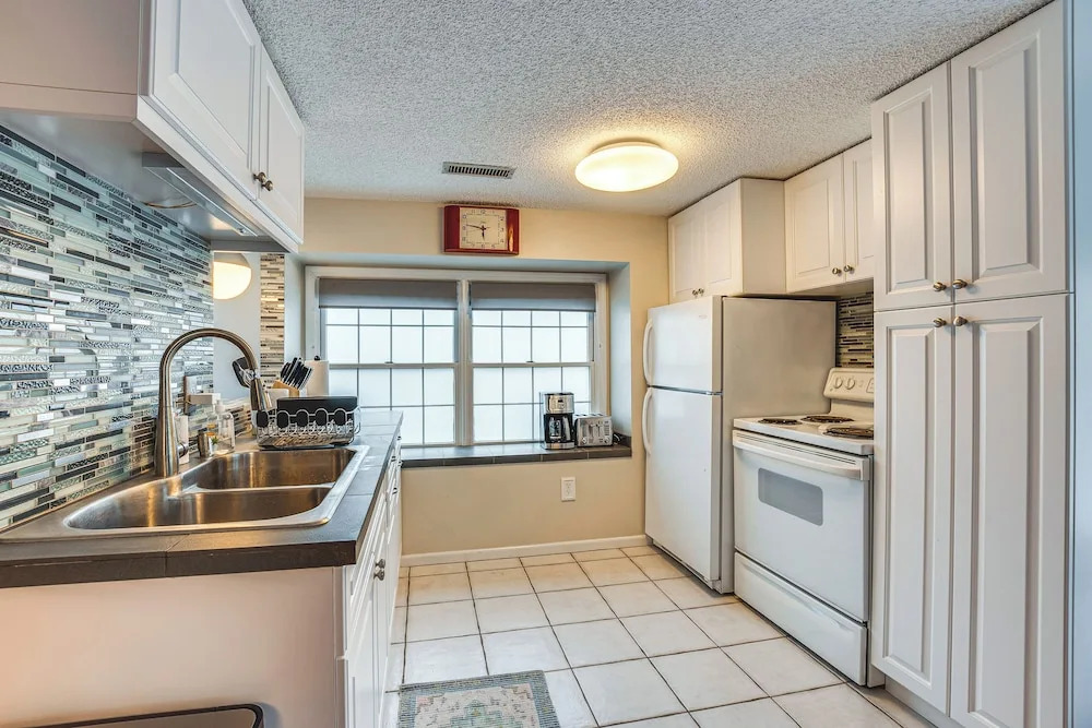 7 Mi to Newark: Montclair Vacation Rental
