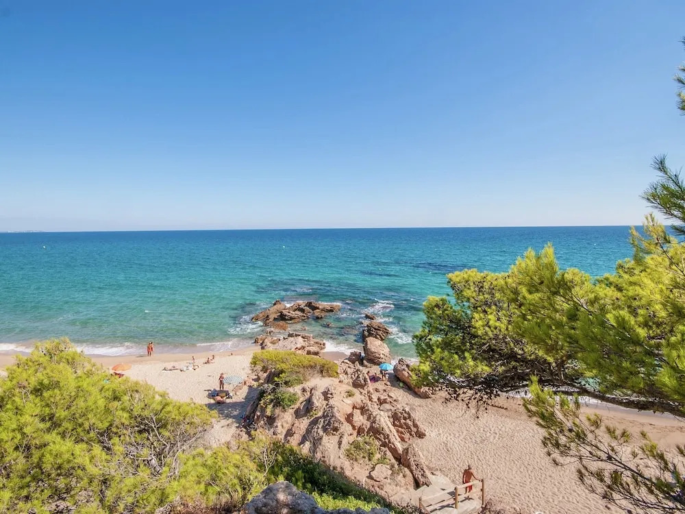 Holiday Home near Sea in Quiet Residential Area in Miami Playa