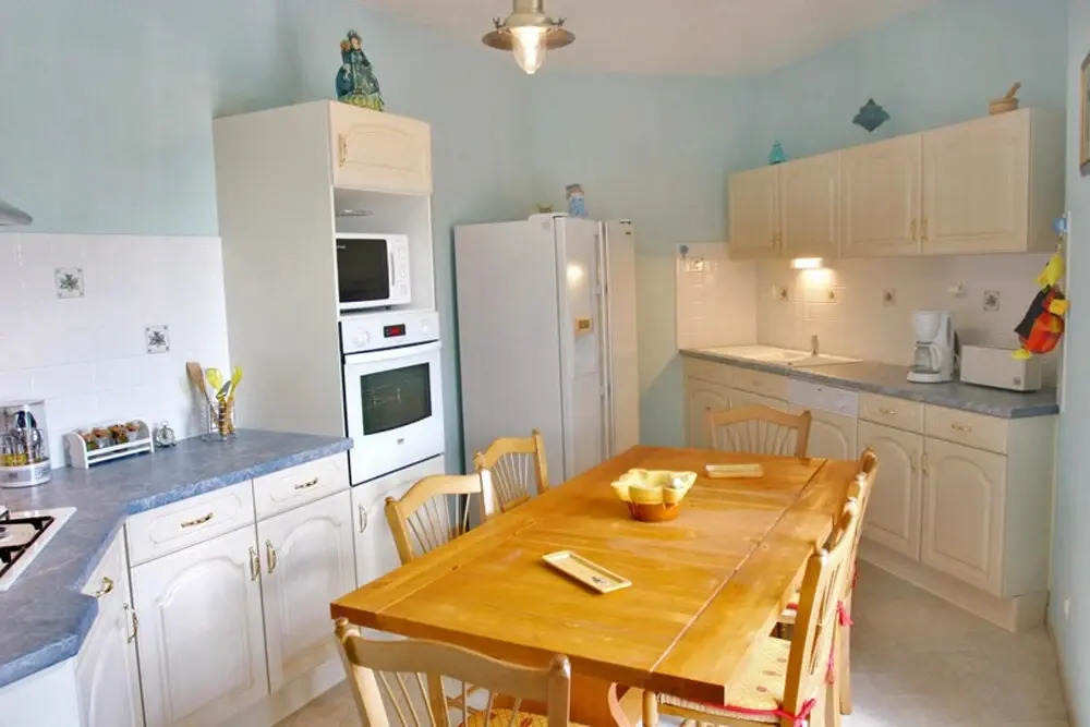 Villa With 4 Bedrooms in Grignan, With Wonderful Mountain View, Privat