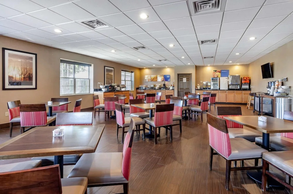 Comfort Inn & Suites