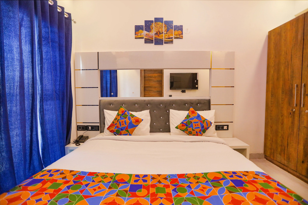 FabHotel F9 Noida Sector 27