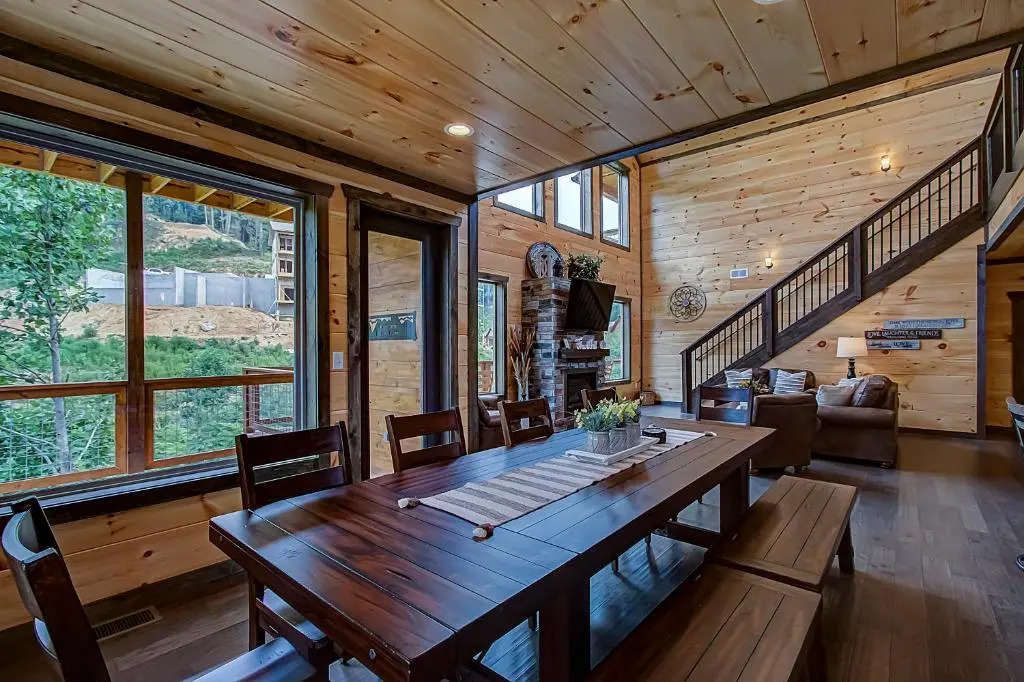 Luxury Brand New Cabin 5b 5.5ba with Arcade, Theater