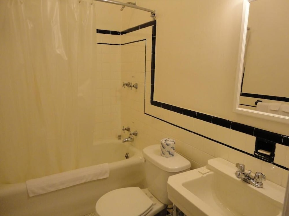 Lenox Hotel and Suites