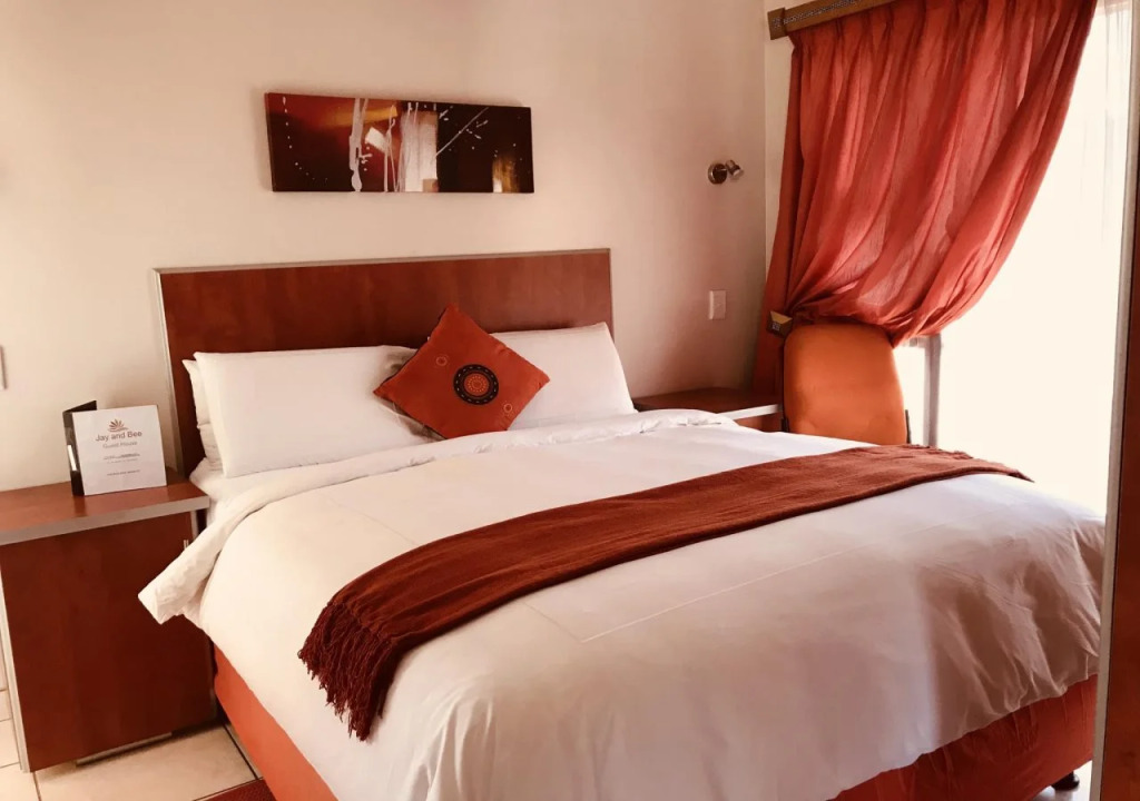 Jay and Bee Guesthouse