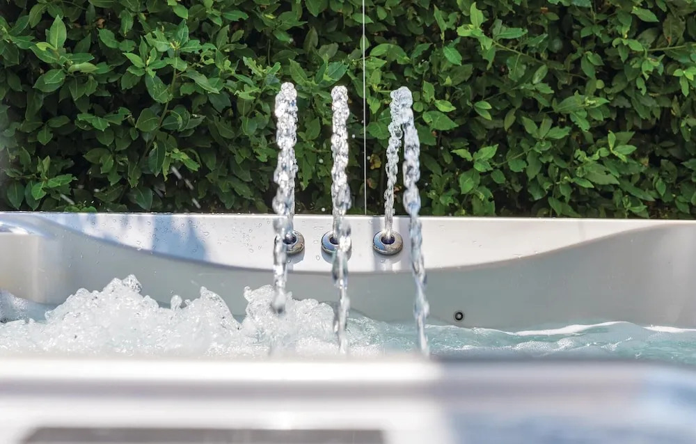 Amazing Home in Ravni with Hot Tub, WiFi & 1 Bedrooms