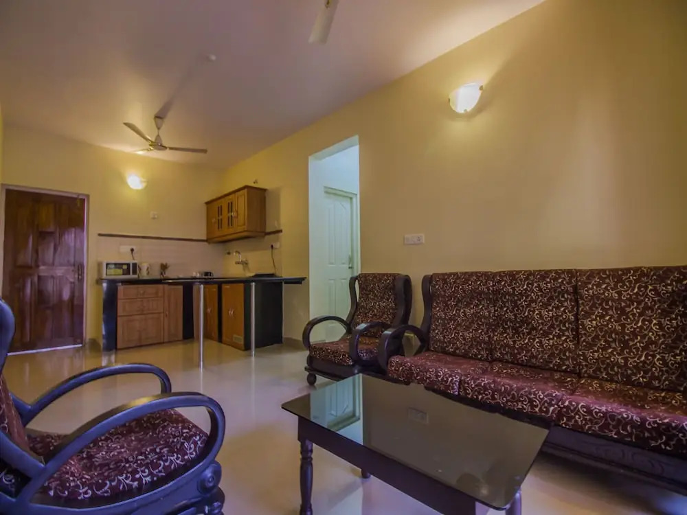 OYO 13256 Home Exotic Pool View 2BHK Varca Beach