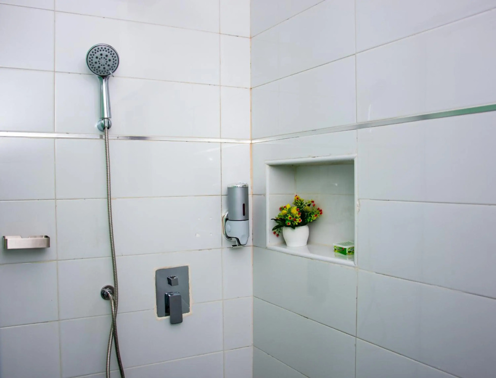 NIFEWAT APARTMENT,Cardiff suite 2bedroom apartment with gym ,Netflix and WiFi