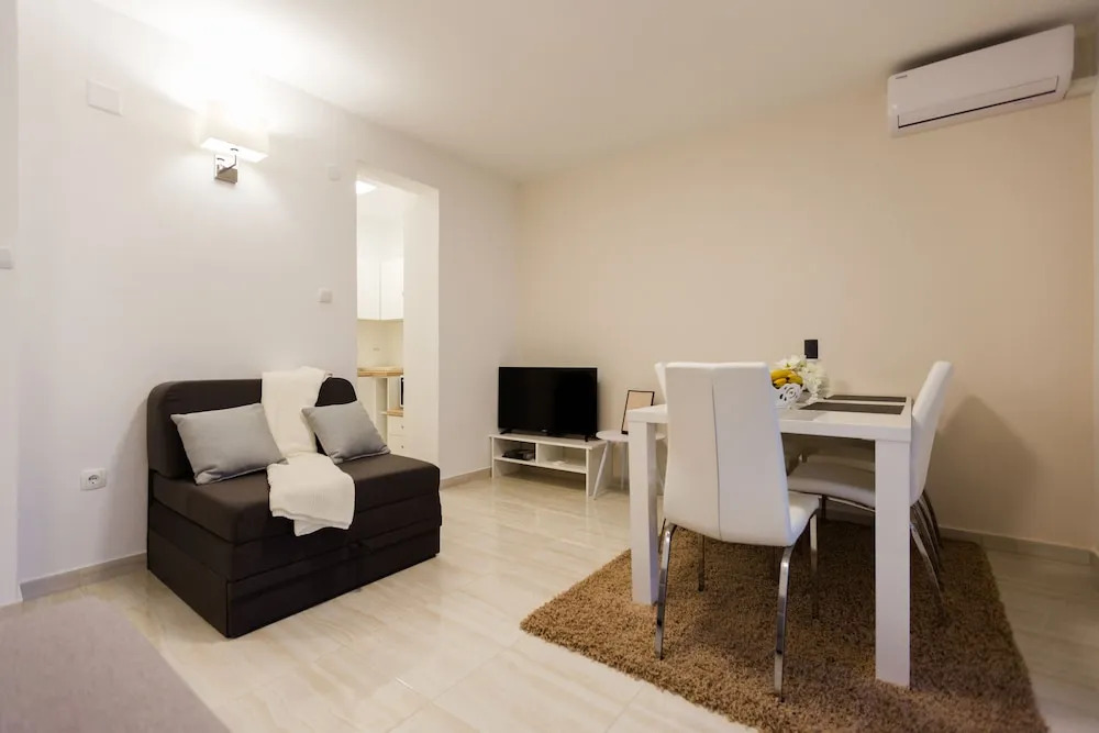 Seaview Studio Apartmani Sleeps 2 - Wifi & Tv