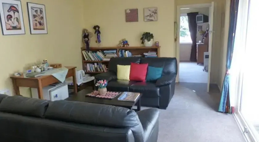 Mira Monte B&B and Homestay
