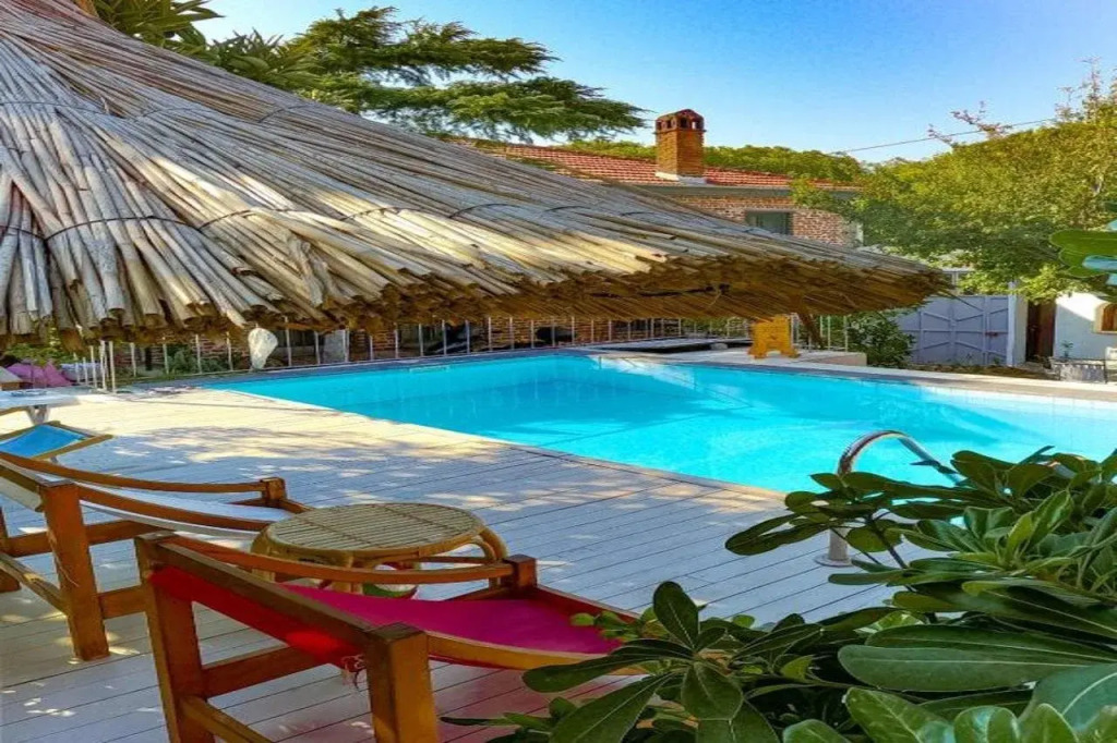 Attalos Suites Hotel