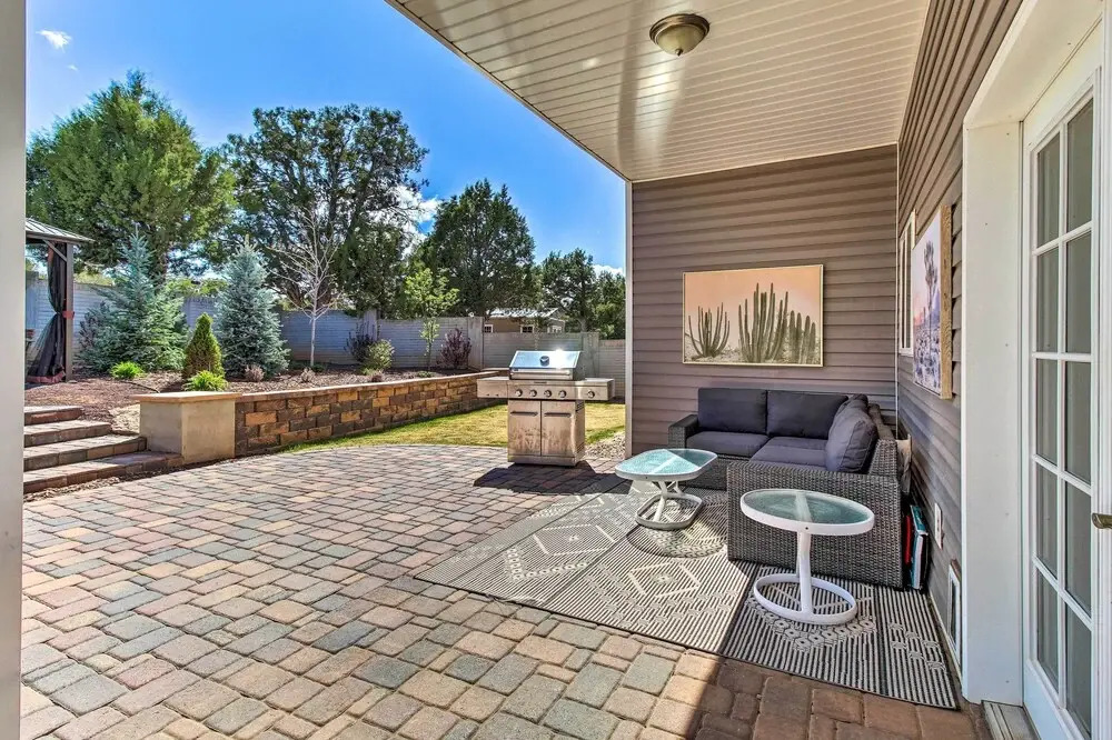 Private Patio + Gazebo: Show Low Hideaway!
