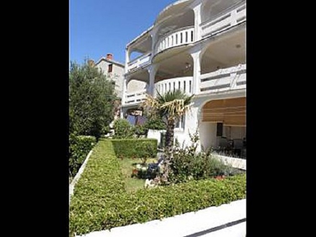 Room Antony - free grill: R1 Novalja, Island Pag