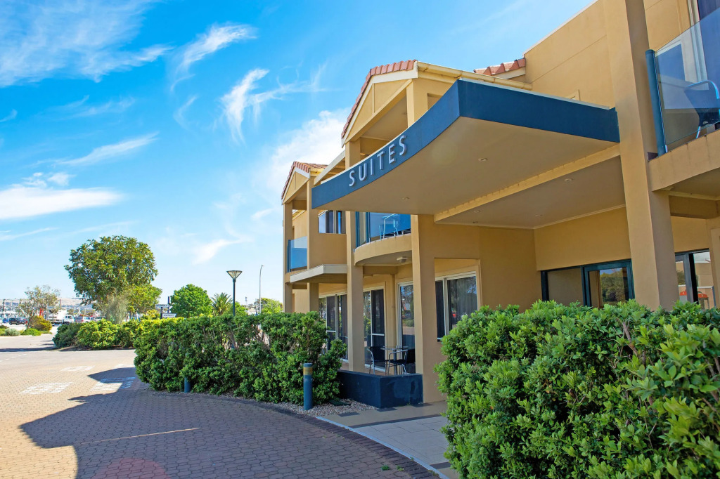 Marina Hotel