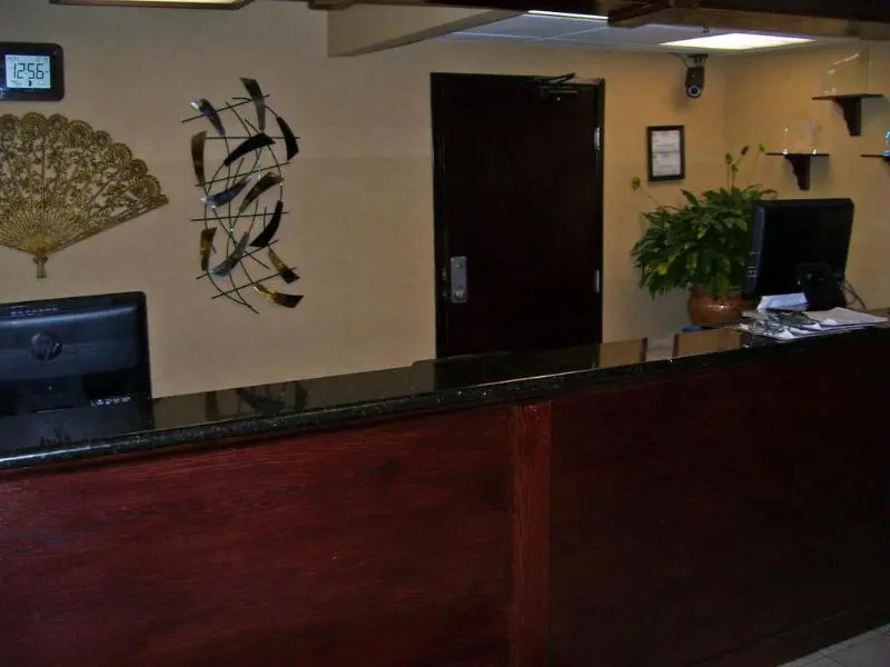 Comfort Inn & Suites Airport