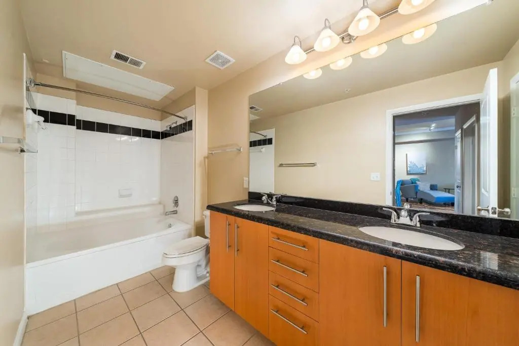 1BR Executive Suite With Pool, Gym & Fast Wi-Fi By ENVITAE