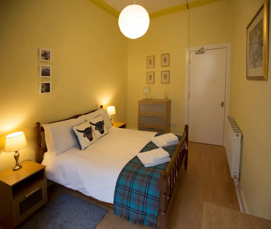3 Bedroom Flat in South Centre of Edinburgh Sleeps 6