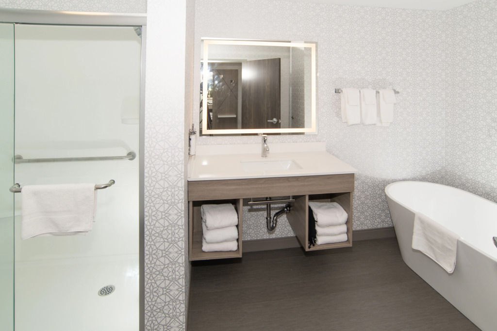 Holiday Inn Express and Suites Moose Jaw by IHG