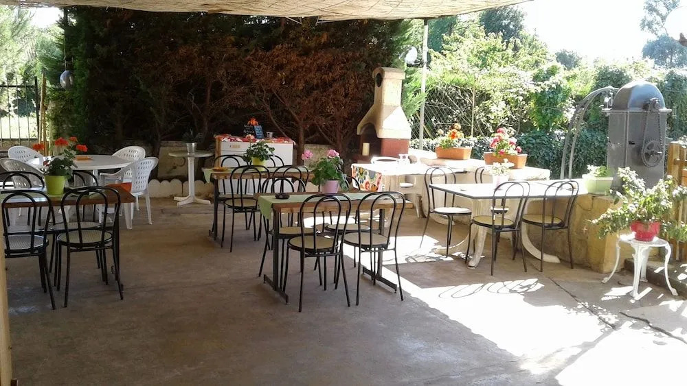 Auberge du Relais dAuniac - Hôtel Bar Restaurant Bistronomique Piscine