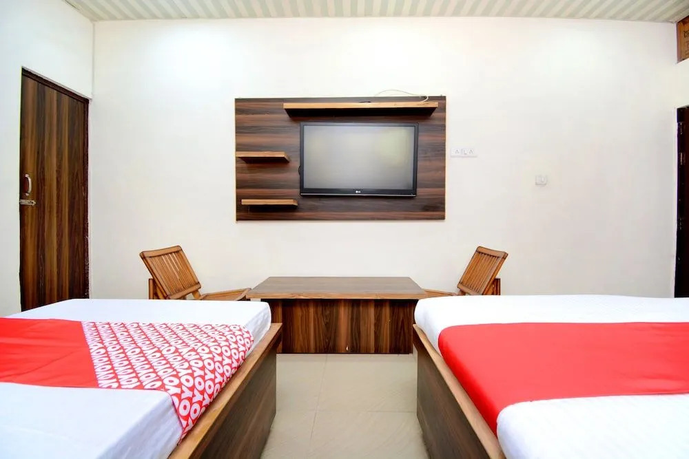 OYO 17133 Hotel Anmol