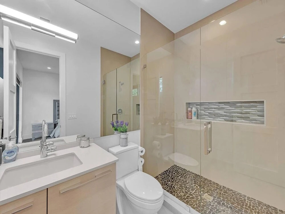 New Luxurious Home 3 Min to Beach Walk to Las Olas