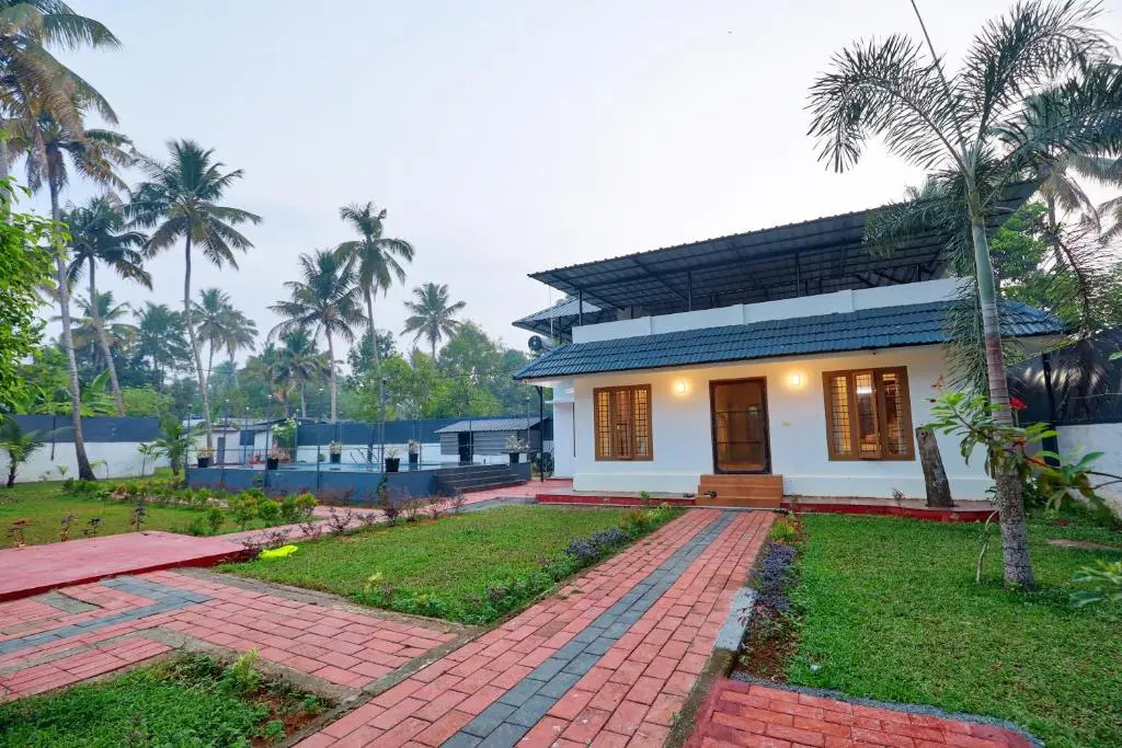 Waves and Shores Pool Beach Villa