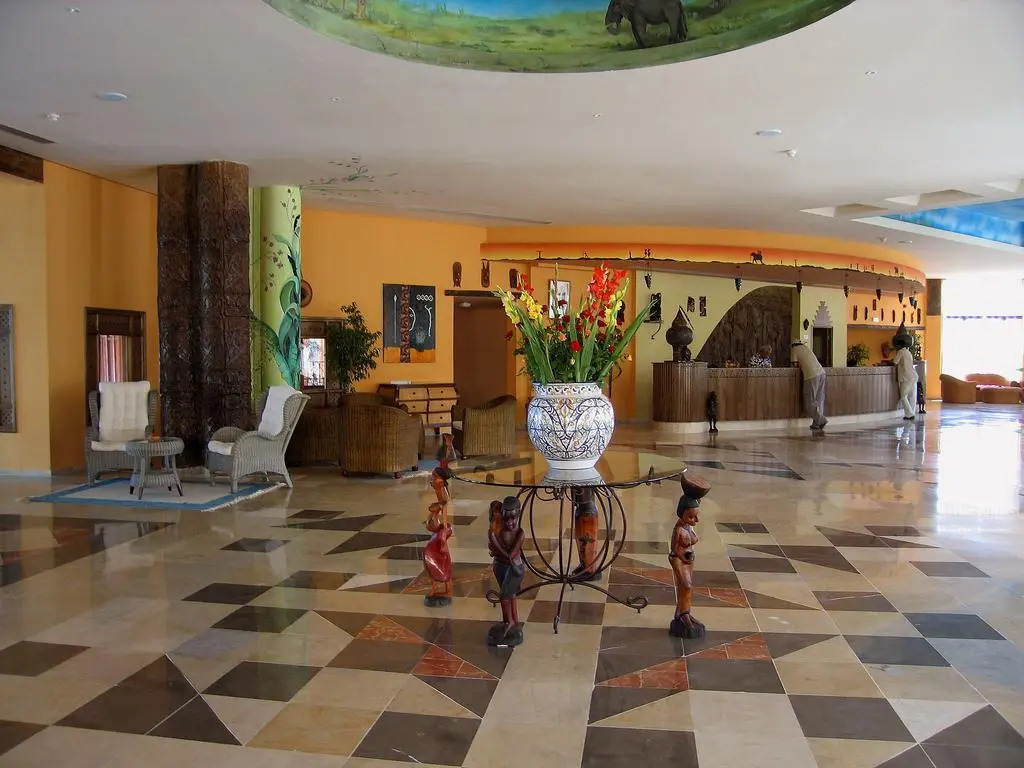 Отель African Queen Hotel