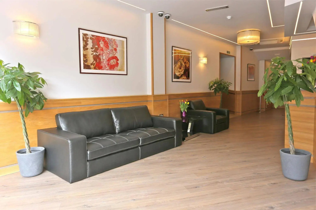London Kings Hotel
