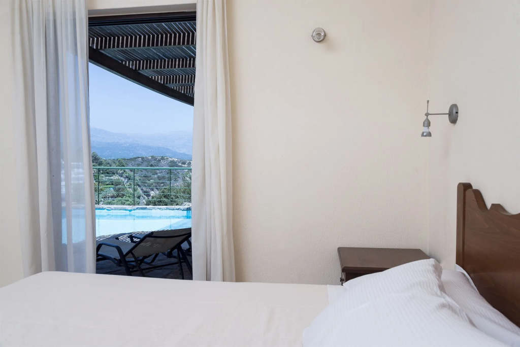 One bedroom villa with private seawater pool Just 150 meters from the sea