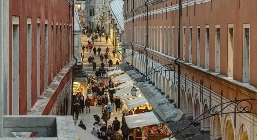 Ca della Scimmia - Rialto - Venice