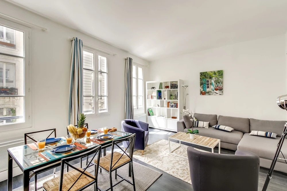 Louvre - Saint Honore Area Apartment