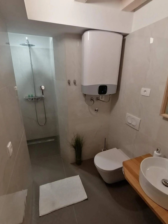 GG art apartments II