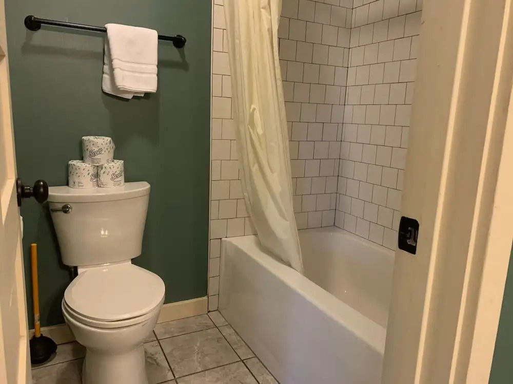 Kanuga Inn & Lodging