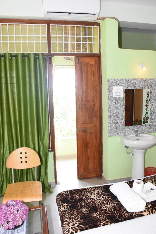 La Cayden's Guest House