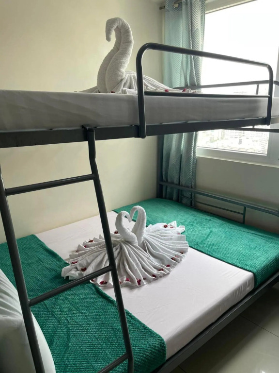 Green Residences 1 Bedroom with Balcony in Metro Manila Multiple Beds Free Breakfast for 2 pax