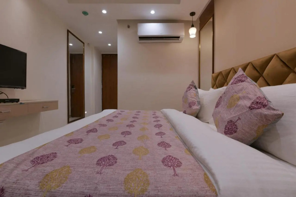 Hotel Leo Saffron
