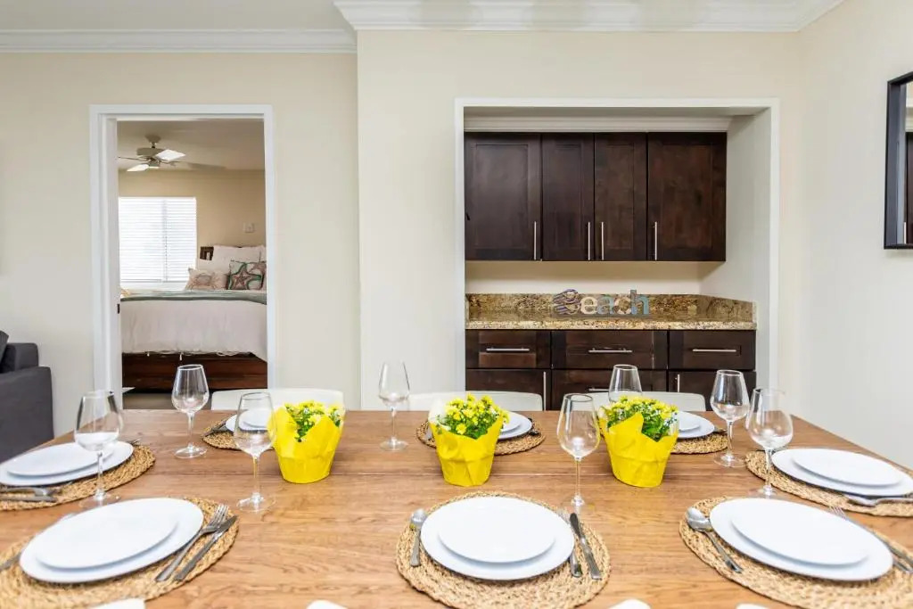 Ocean Beach Condo 3BR On the Sand 811