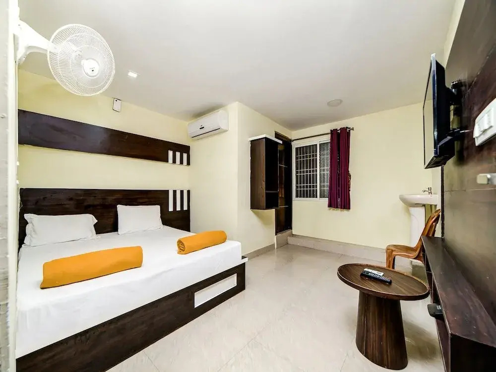 SPOT ON 41635 Hotel Gpr Grand