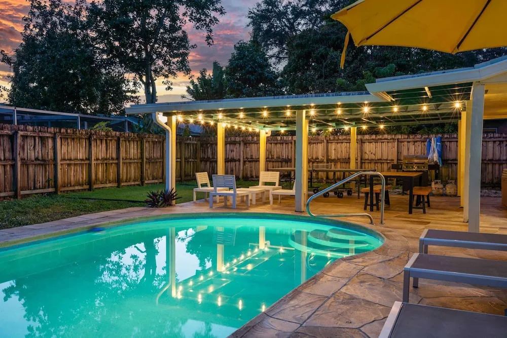 4BR With Private Pool and Game Room - Prime Location