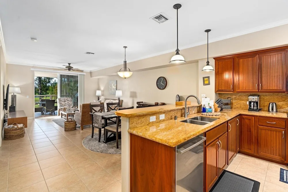 Waikoloa Beach Villas F22 2 Bedroom Condo by RedAwning