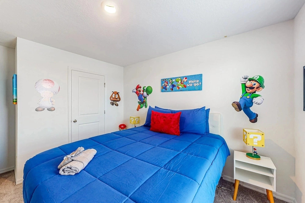 No Worries Retreat Disney-themed Townhouse in Davenport With Resort Amenities