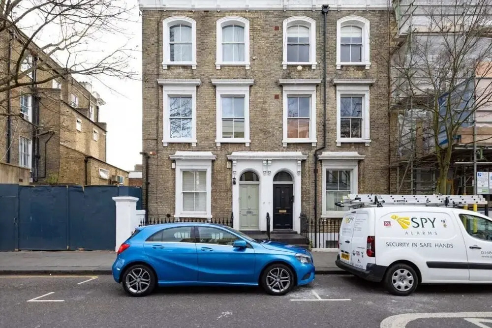 The Chelsea Corner - Stylish 2BDR with Rooftop Terrace