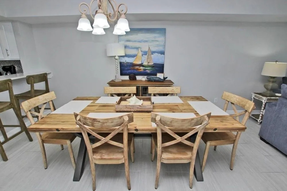 Summerhouse West by Youngs Suncoast