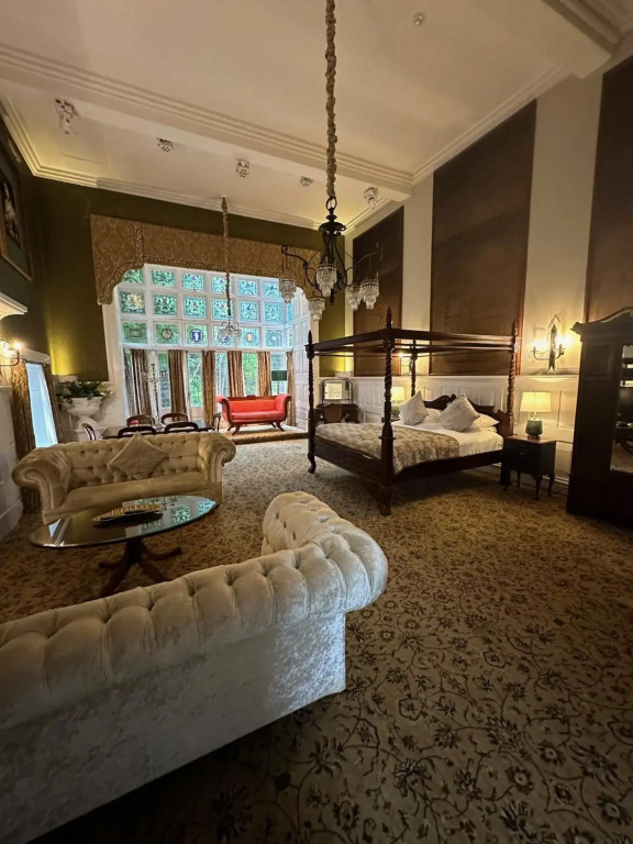 Langtry Manor Hotel