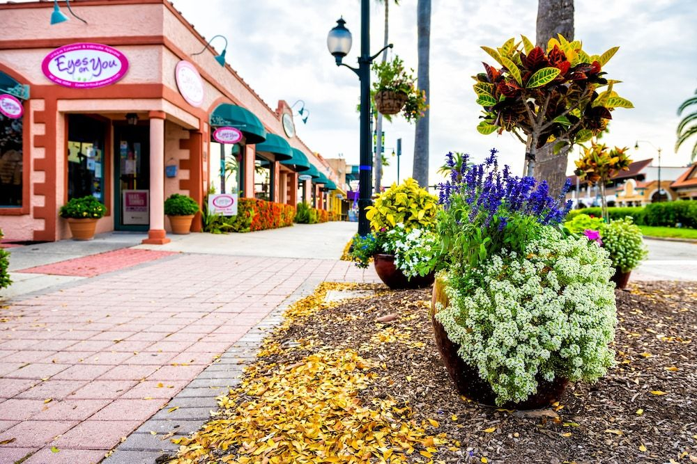 Tropical Villas Of Venice Beach