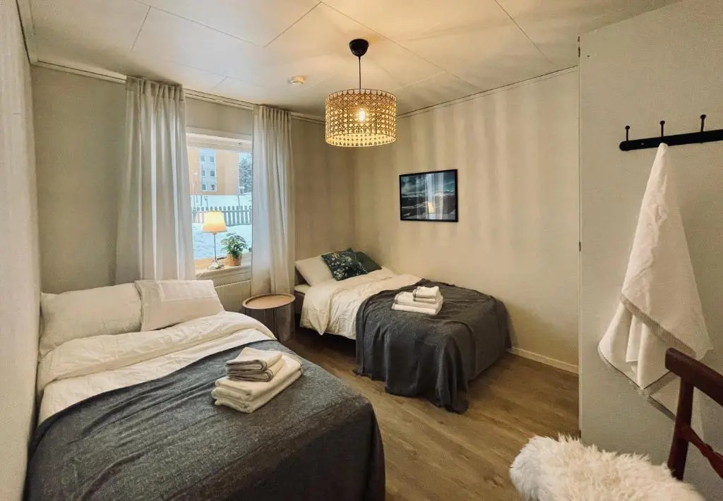 Just 5 minutes to H2green steel site 3BR apartment w/6 beds